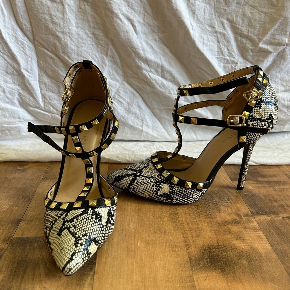Wild Diva Lounge snakeskin stilettos GUC